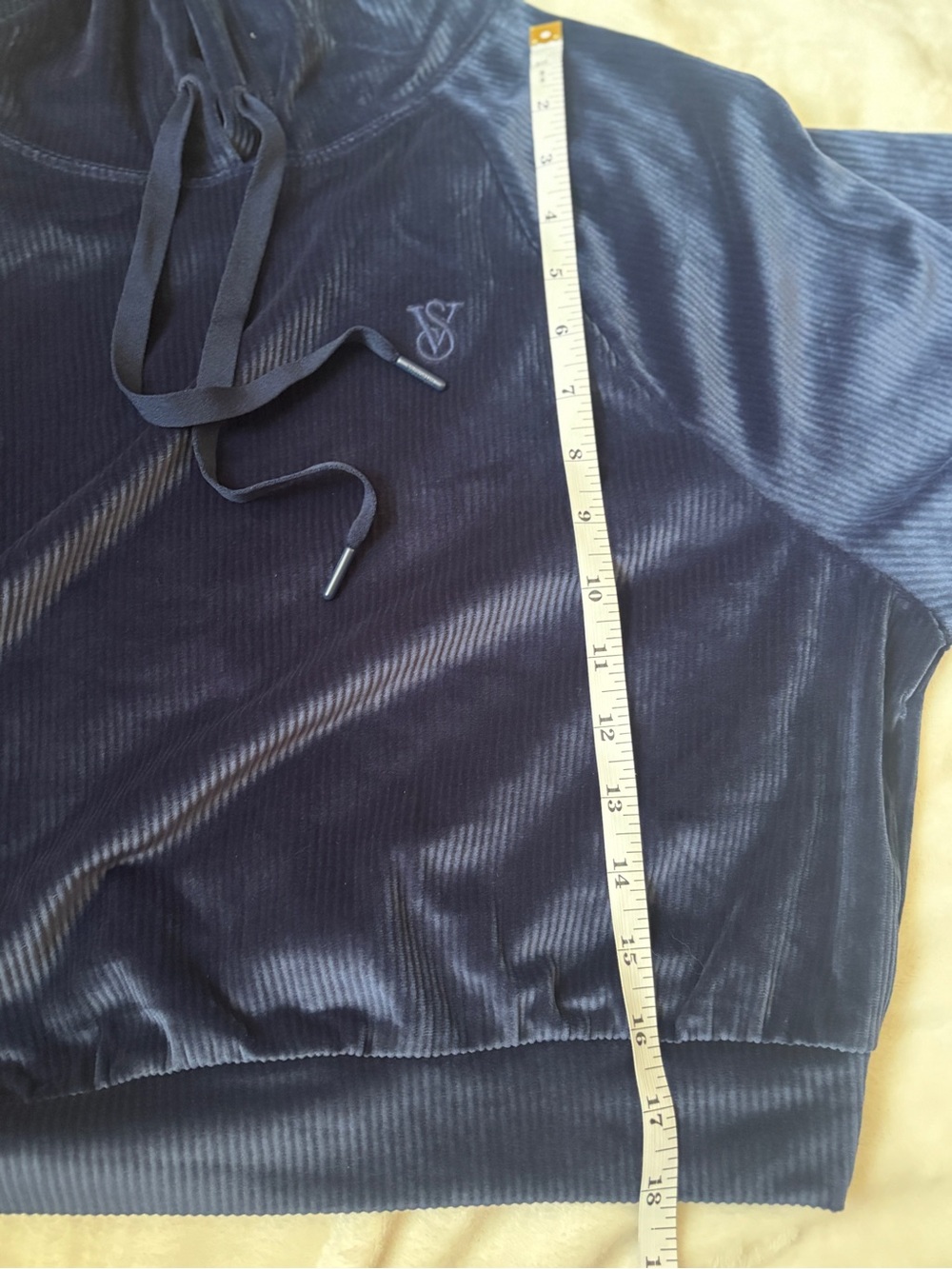 Victoria’s Secret On Point Navy Velour Ribbed Cropped Hoodie Medium - Picture 6 of 6